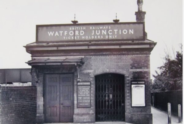 Office Cleaners in Watford